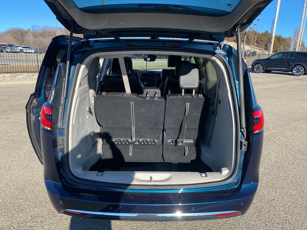 2023 Chrysler Pacifica Hybrid Limited