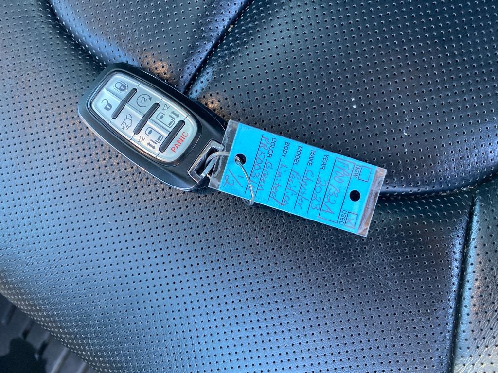 2023 Chrysler Pacifica Hybrid Limited