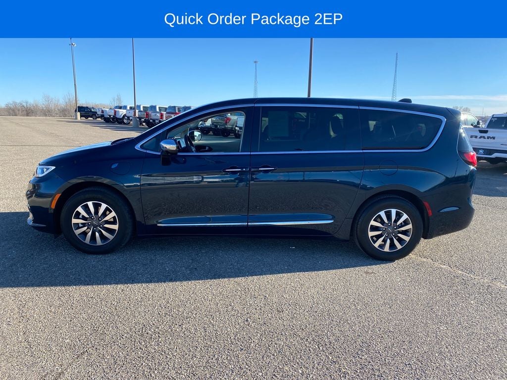 2023 Chrysler Pacifica Hybrid Limited