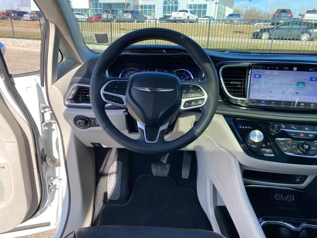 2023 Chrysler Pacifica Hybrid Limited