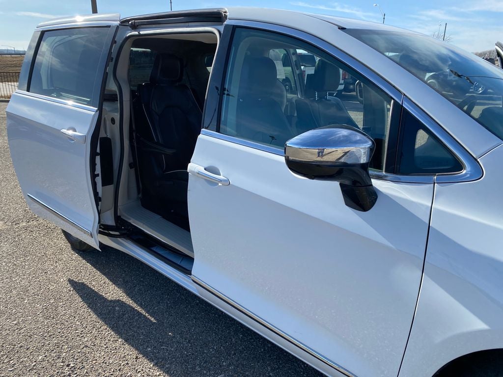 2023 Chrysler Pacifica Hybrid Limited