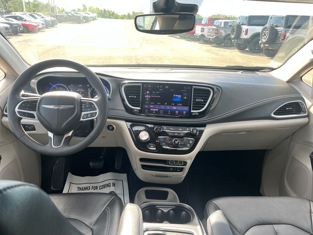 2022 Chrysler Pacifica Touring L AWD
