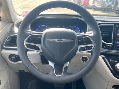 2022 Chrysler Pacifica Touring L AWD