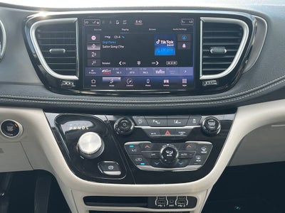 2022 Chrysler Pacifica Touring L AWD