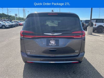 2022 Chrysler Pacifica Touring L AWD