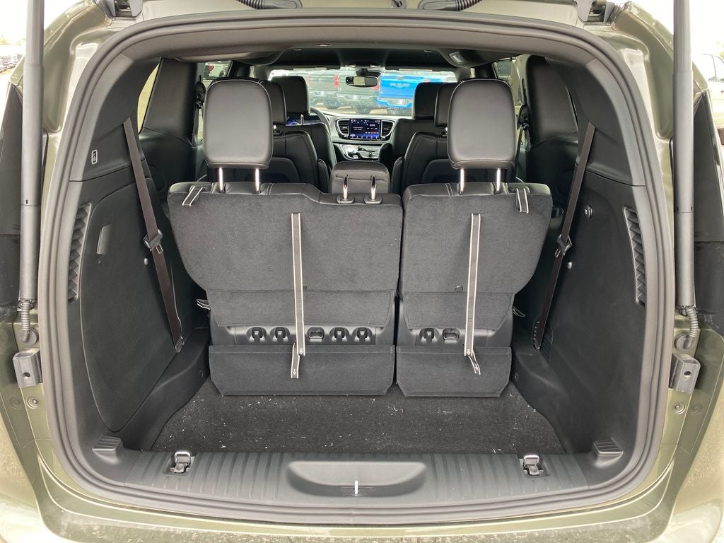2027 Chrysler Pacifica PACIFICA SELECT AWD