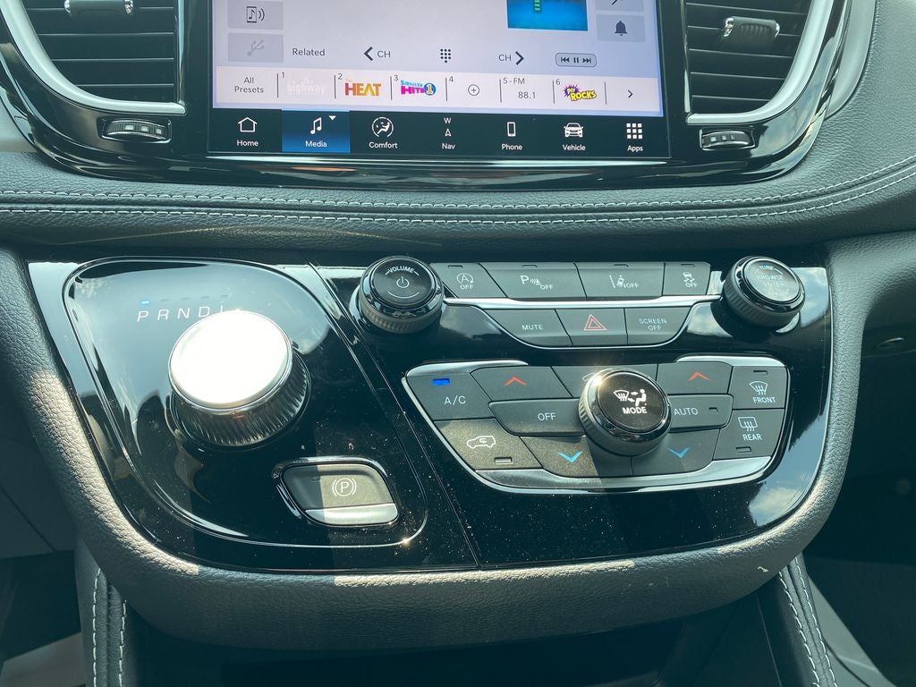 2027 Chrysler Pacifica PACIFICA LIMITED AWD