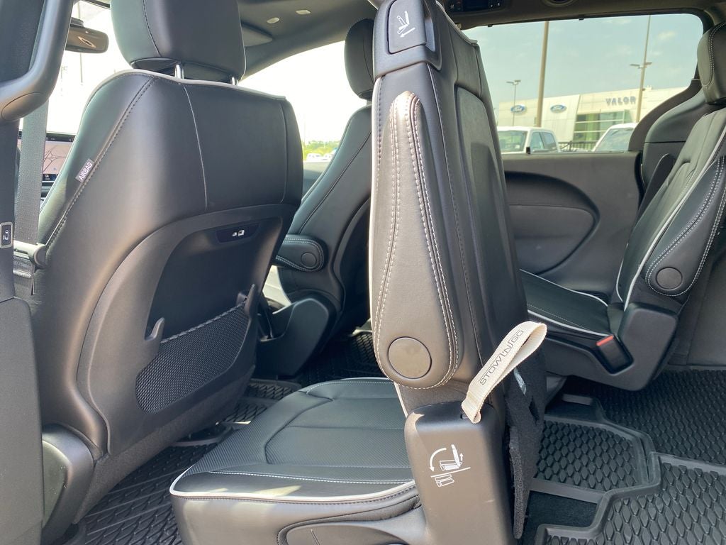 2027 Chrysler Pacifica PACIFICA LIMITED AWD