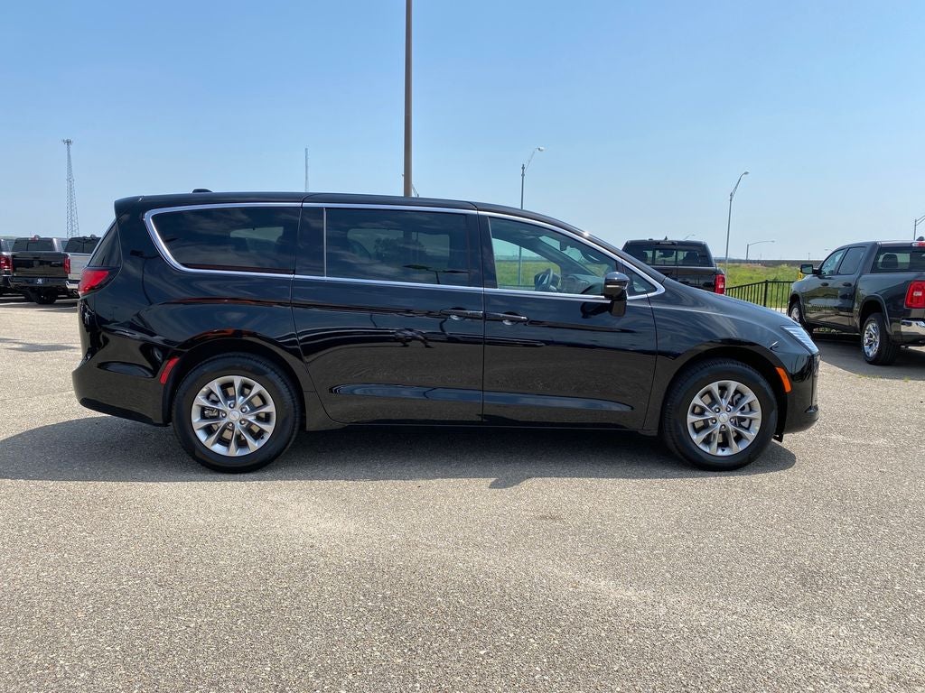 2027 Chrysler Pacifica PACIFICA LIMITED AWD