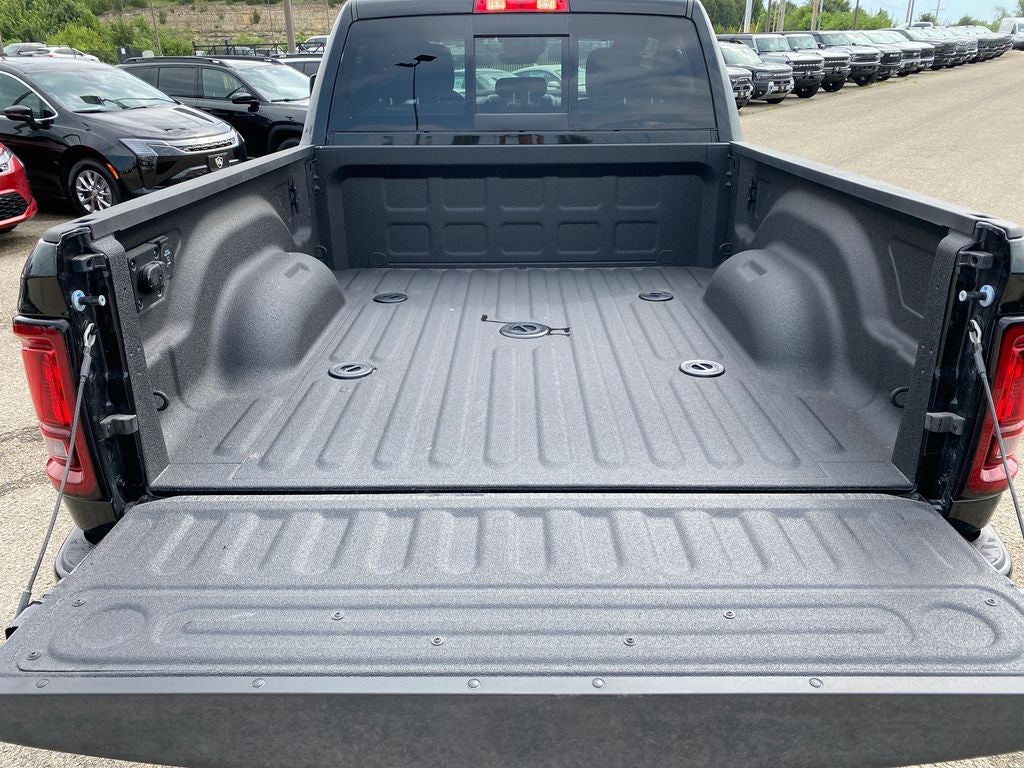 2026 RAM Ram 2500 RAM 2500 BLACK EXPRESS CREW CAB 4X4 6'4' BOX