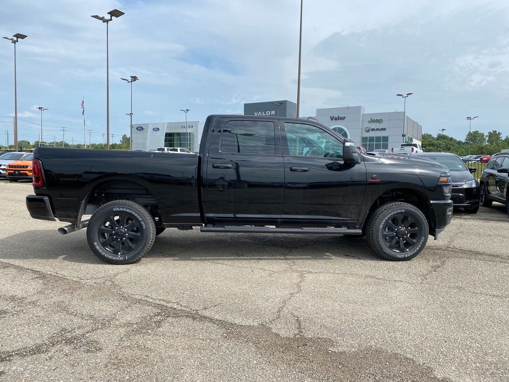 2026 RAM Ram 2500 RAM 2500 BLACK EXPRESS CREW CAB 4X4 6'4' BOX