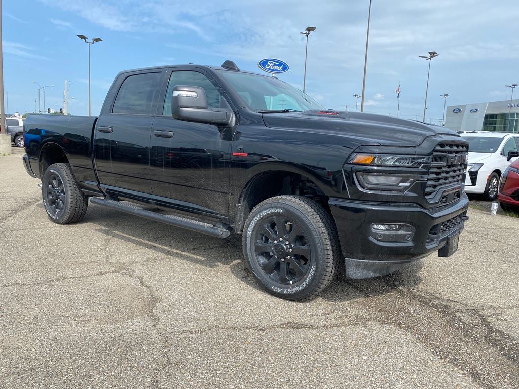 2026 RAM Ram 2500 RAM 2500 BLACK EXPRESS CREW CAB 4X4 6'4' BOX