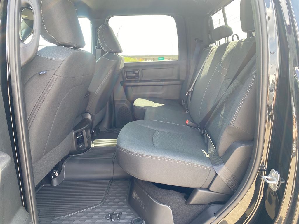 2026 RAM Ram 2500 RAM 2500 BLACK EXPRESS CREW CAB 4X4 8' BOX