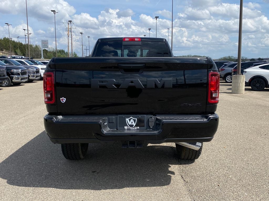 2026 RAM Ram 2500 RAM 2500 BLACK EXPRESS CREW CAB 4X4 8' BOX