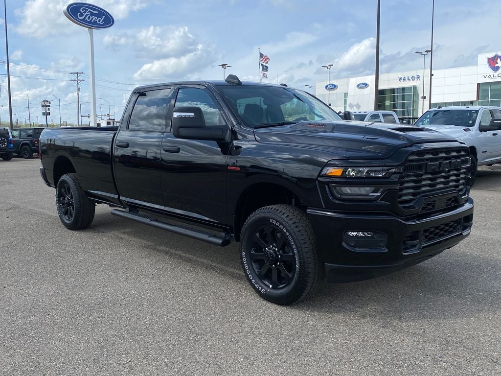 2026 RAM Ram 2500 RAM 2500 BLACK EXPRESS CREW CAB 4X4 8' BOX