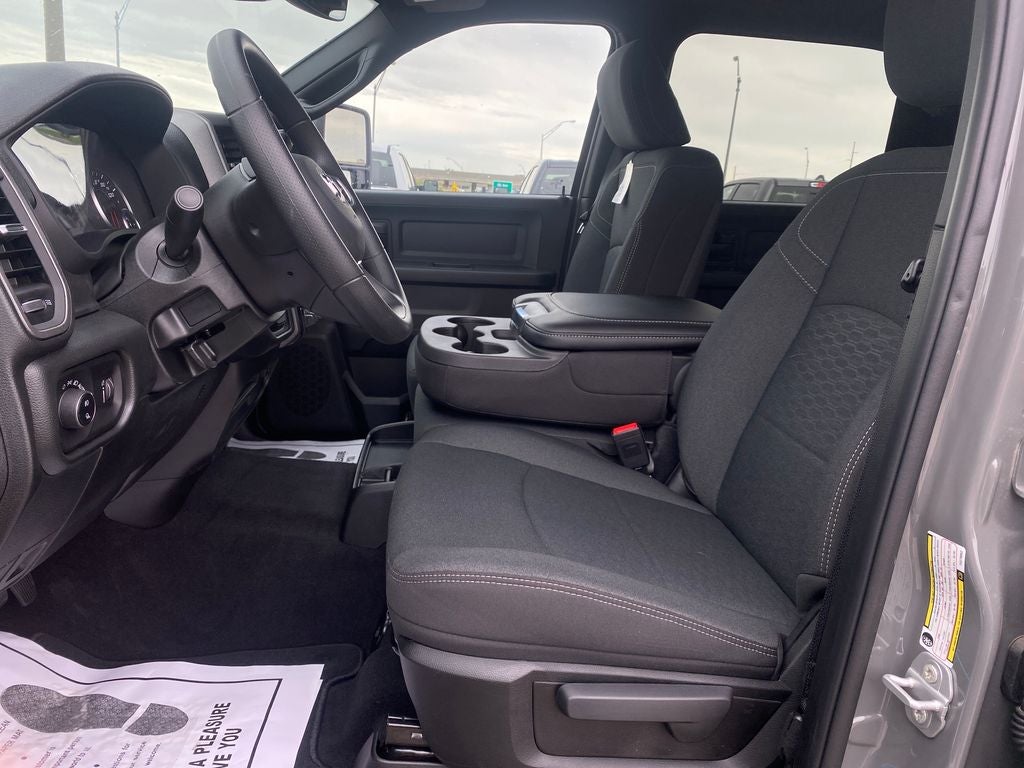 2026 RAM Ram 2500 RAM 2500 BLACK EXPRESS CREW CAB 4X4 8' BOX