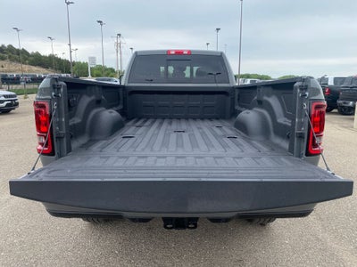 2026 RAM Ram 2500 RAM 2500 BLACK EXPRESS CREW CAB 4X4 8' BOX