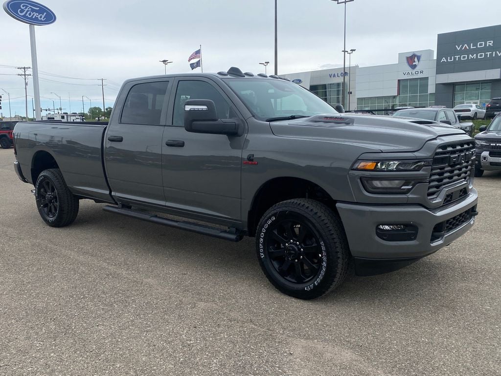 2026 RAM Ram 2500 RAM 2500 BLACK EXPRESS CREW CAB 4X4 8' BOX