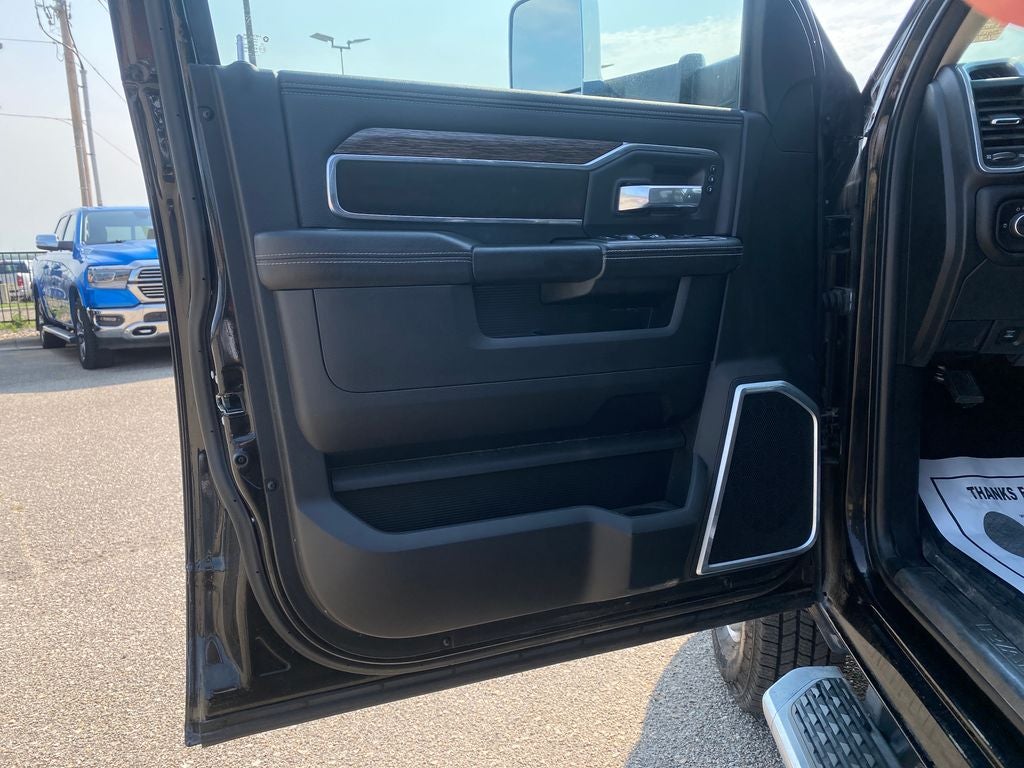 2021 RAM 3500 Laramie Crew Cab 4x4 8' Box