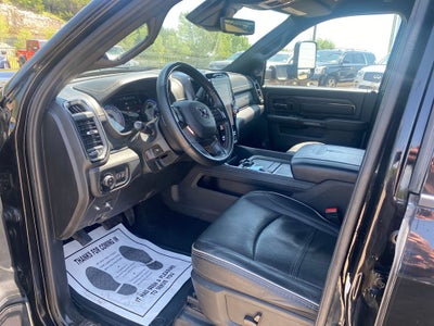 2022 RAM 3500 Limited Crew Cab 4x4 8' Box