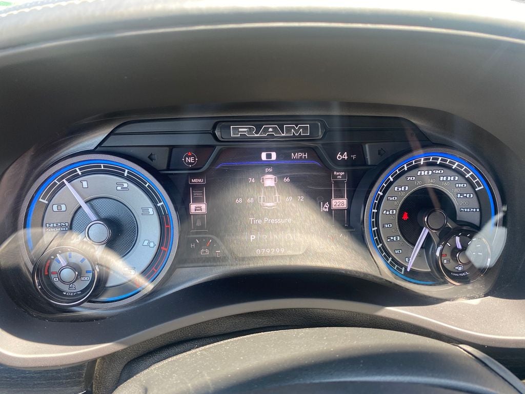 2022 RAM 3500 Limited Crew Cab 4x4 8' Box