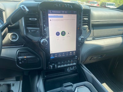 2022 RAM 3500 Limited Crew Cab 4x4 8' Box