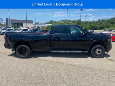2022 RAM 3500 Limited Crew Cab 4x4 8' Box