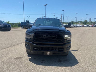 2022 RAM 3500 Limited Crew Cab 4x4 8' Box