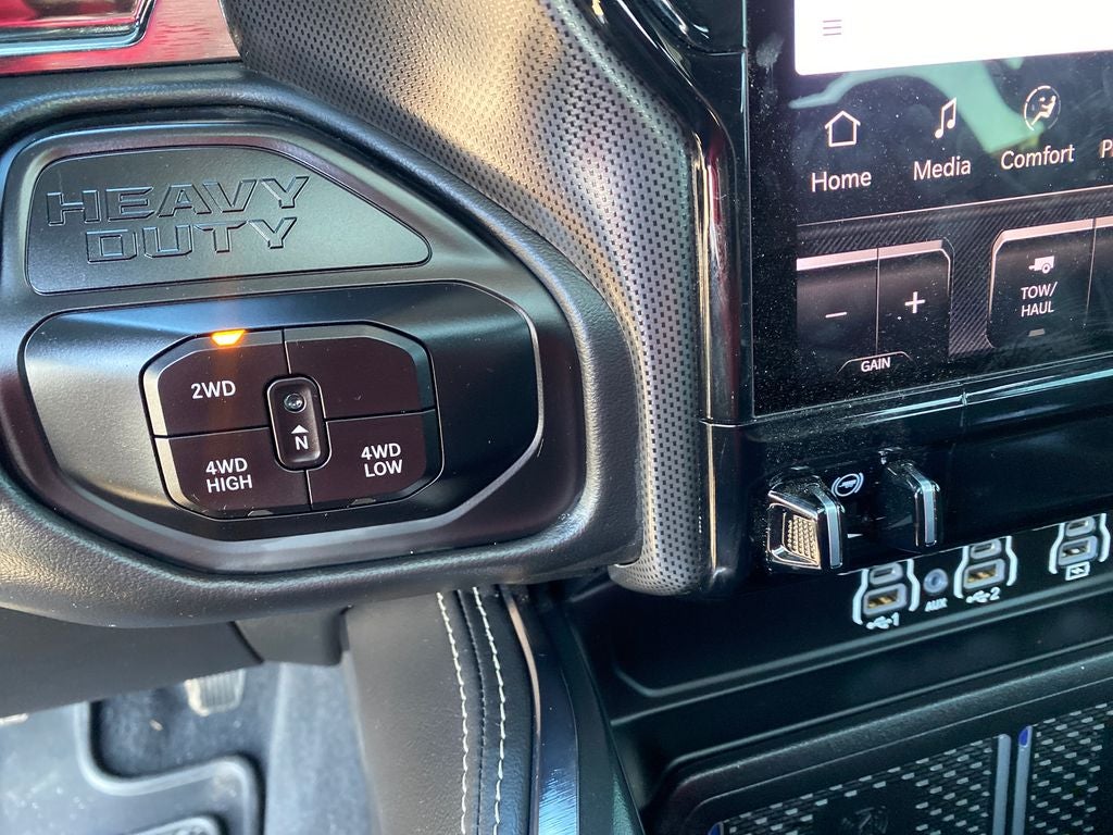 2025 RAM 3500 Limited Crew Cab 4x4 8' Box