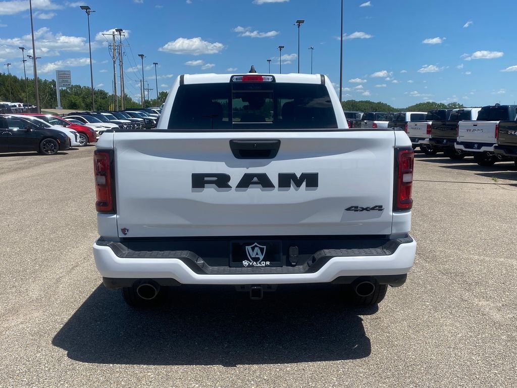 2026 RAM Ram 1500 RAM 1500 EXPRESS CREW CAB 4X4 5'7' BOX