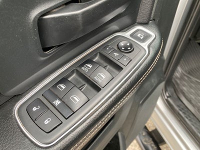 2020 RAM 2500 Tradesman Crew Cab 4X4 6'4' Box