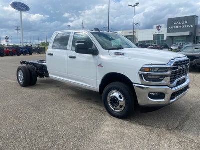 2026 RAM Ram 3500 Chassis Cab RAM 3500 TRADESMAN CREW CAB CHASSIS 4X4 60' CA