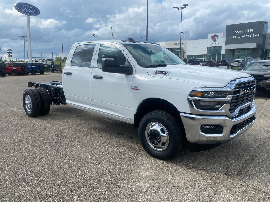 2026 RAM Ram 3500 Chassis Cab RAM 3500 TRADESMAN CREW CAB CHASSIS 4X4 60' CA