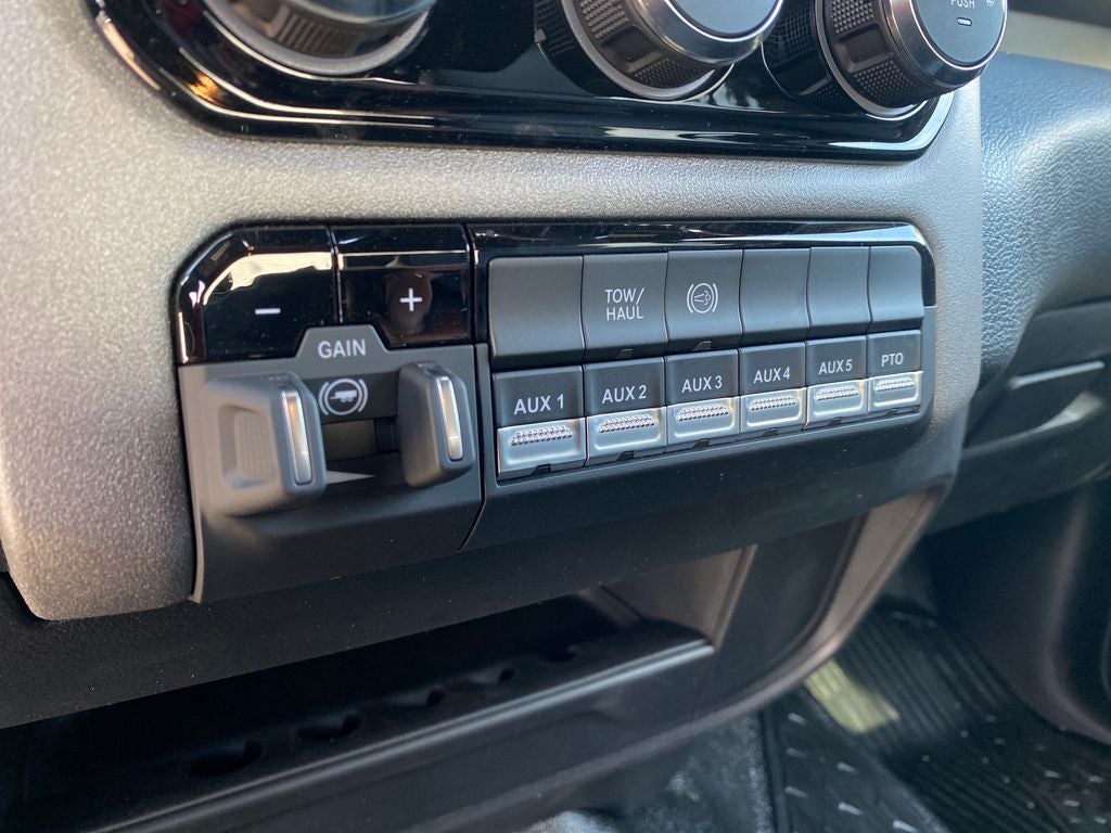 2026 RAM Ram 3500 Chassis Cab RAM 3500 TRADESMAN CREW CAB CHASSIS 4X4 60' CA