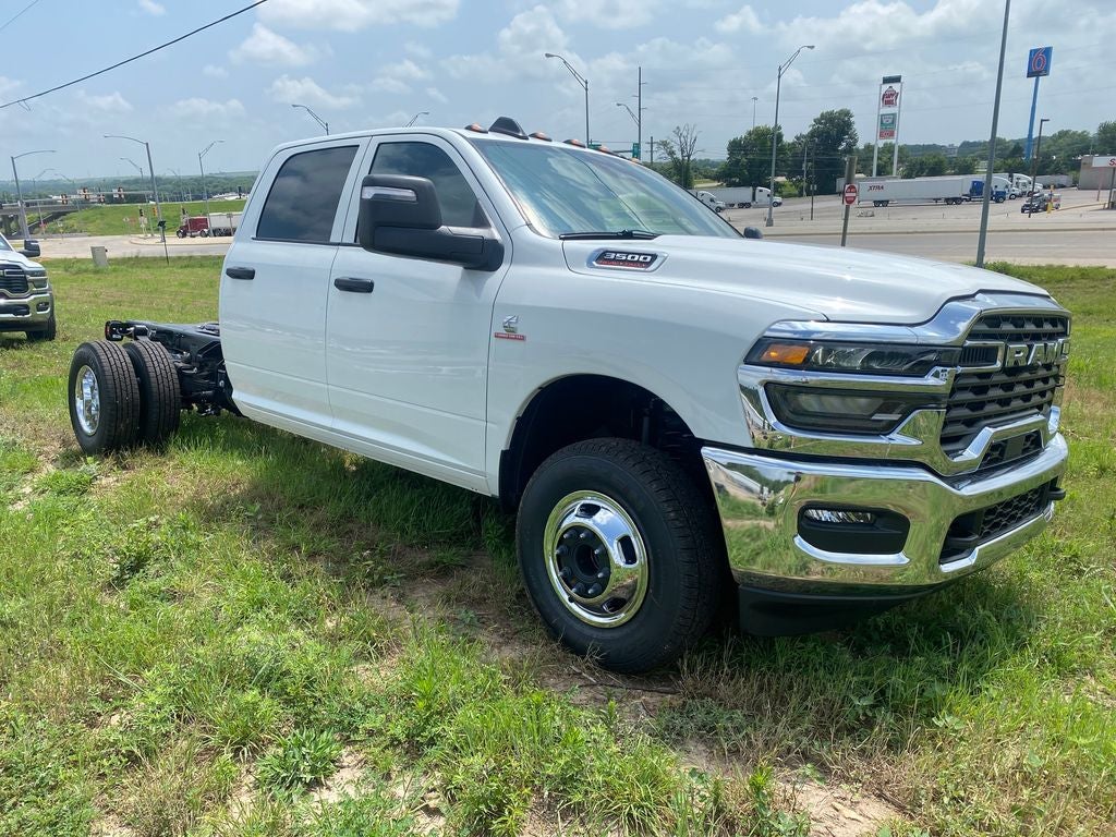 2026 RAM Ram 3500 Chassis Cab RAM 3500 TRADESMAN CREW CAB CHASSIS 4X4 60' CA