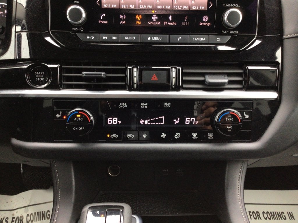2025 Nissan Pathfinder SV 4WD