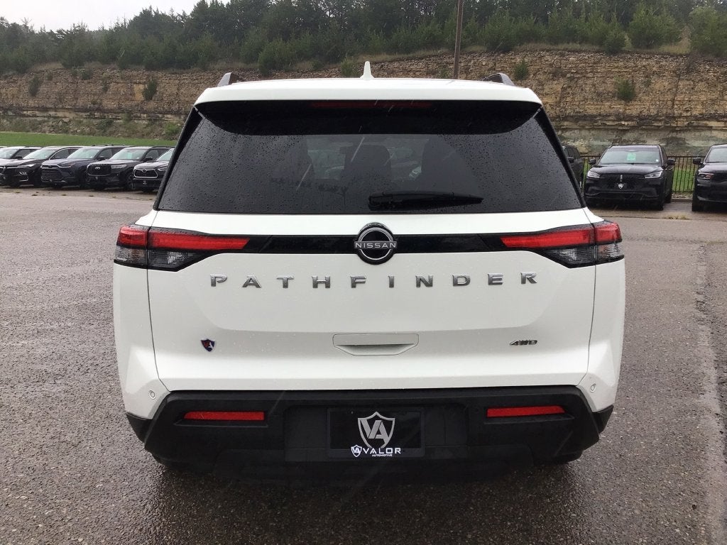 2025 Nissan Pathfinder SV 4WD