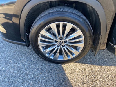 2024 Toyota Highlander Hybrid Platinum
