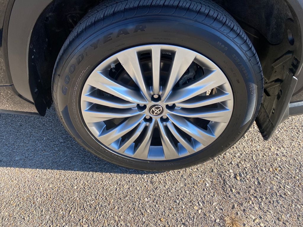 2024 Toyota Highlander Hybrid Platinum