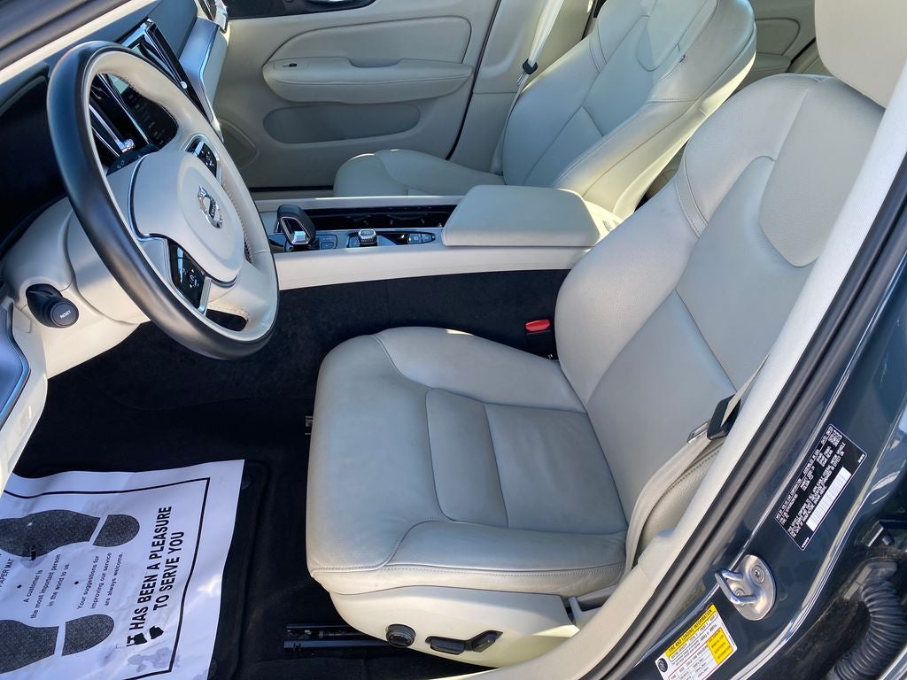 2024 Volvo S60 B5 Core Dark Theme