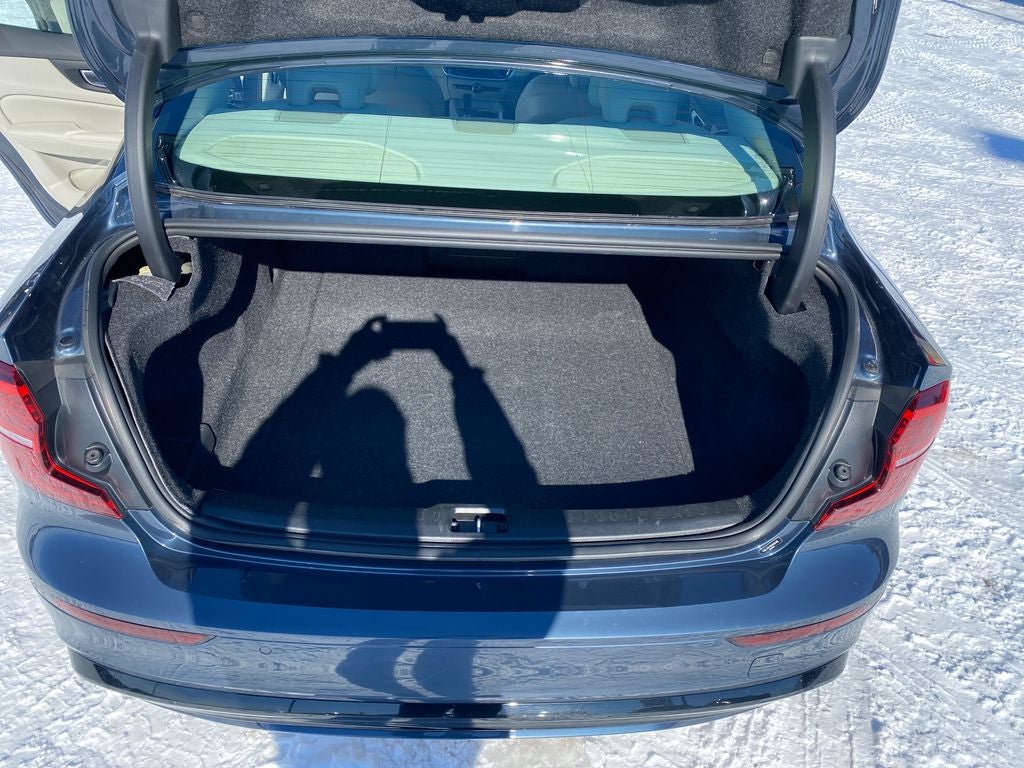 2024 Volvo S60 B5 Core Dark Theme