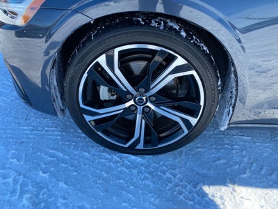 2024 Volvo S60 B5 Core Dark Theme