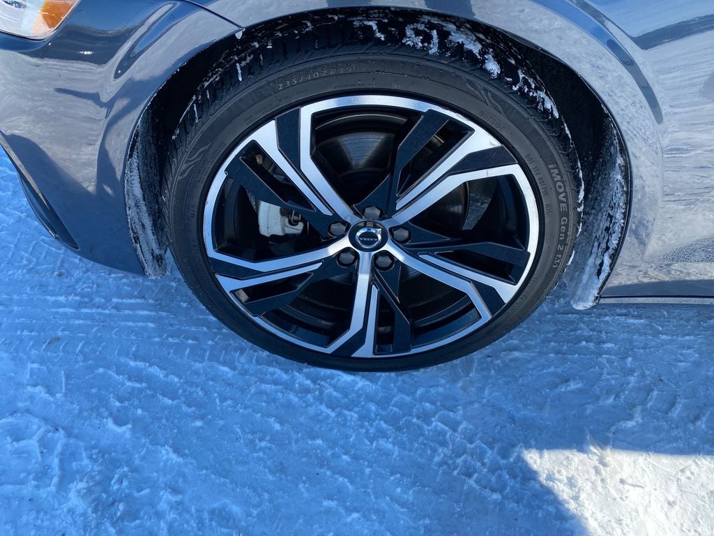 2024 Volvo S60 B5 Core Dark Theme