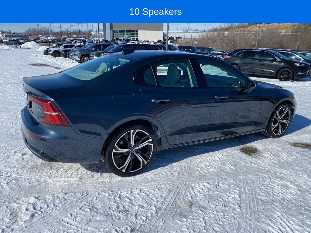 2024 Volvo S60 B5 Core Dark Theme