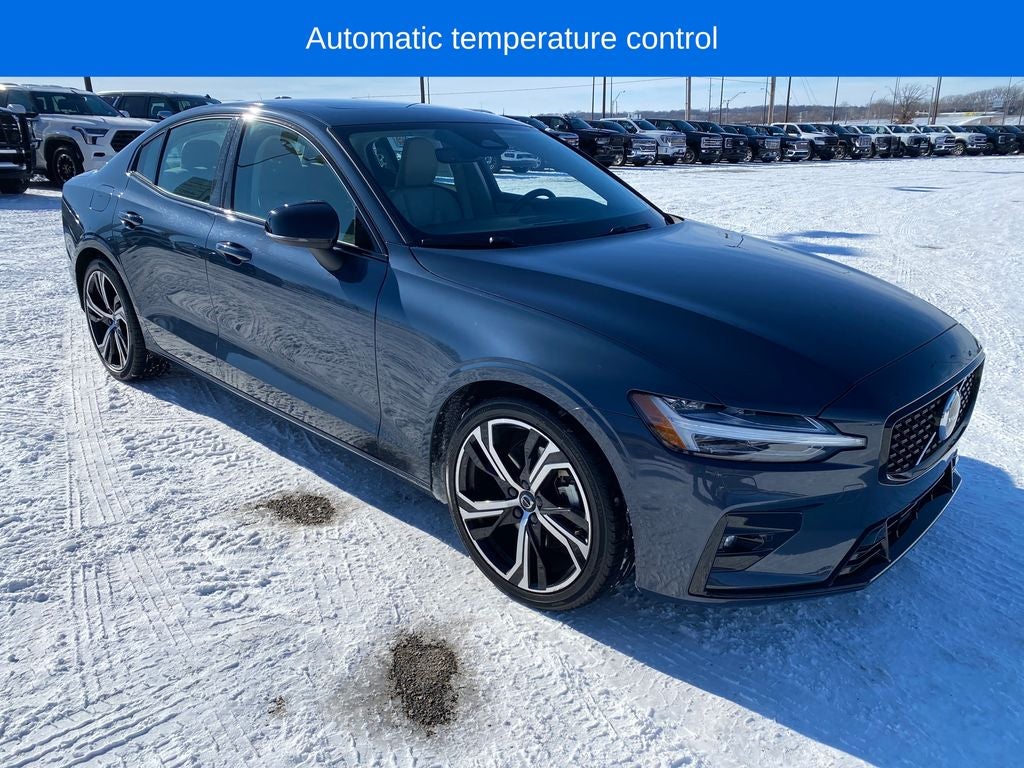 2024 Volvo S60 B5 Core Dark Theme