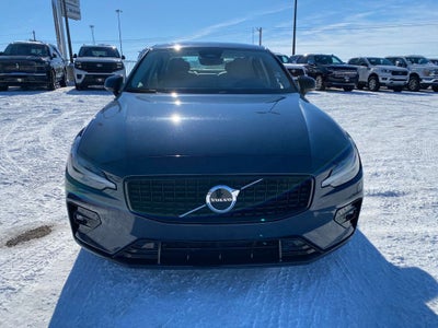 2024 Volvo S60 B5 Core Dark Theme