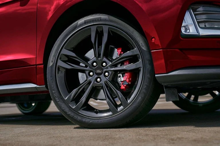 Close look at the rims on the edge st.
