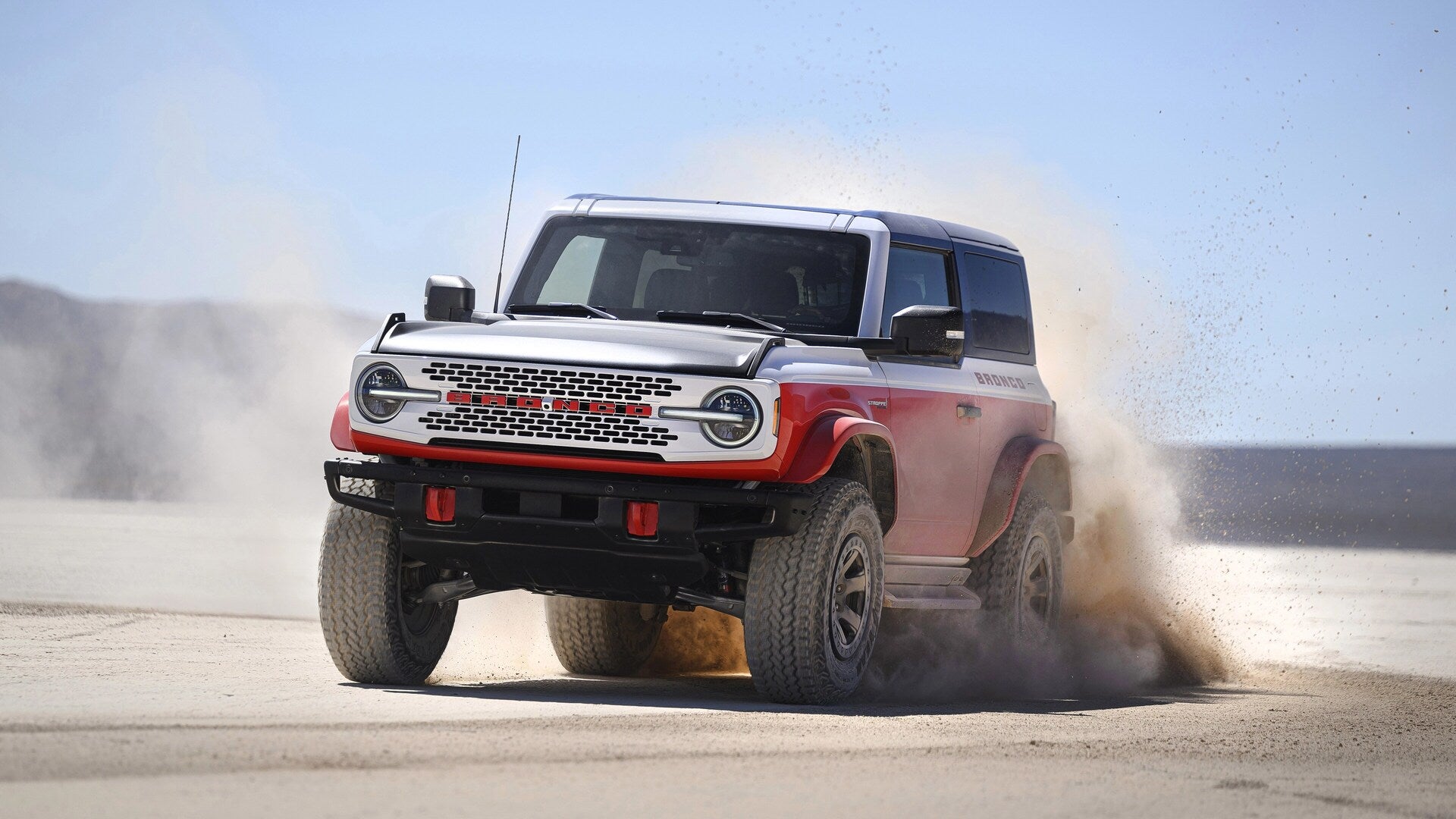 Exploring the Tan Sunset 79 Bronco with Stripes, image size:1920x1080